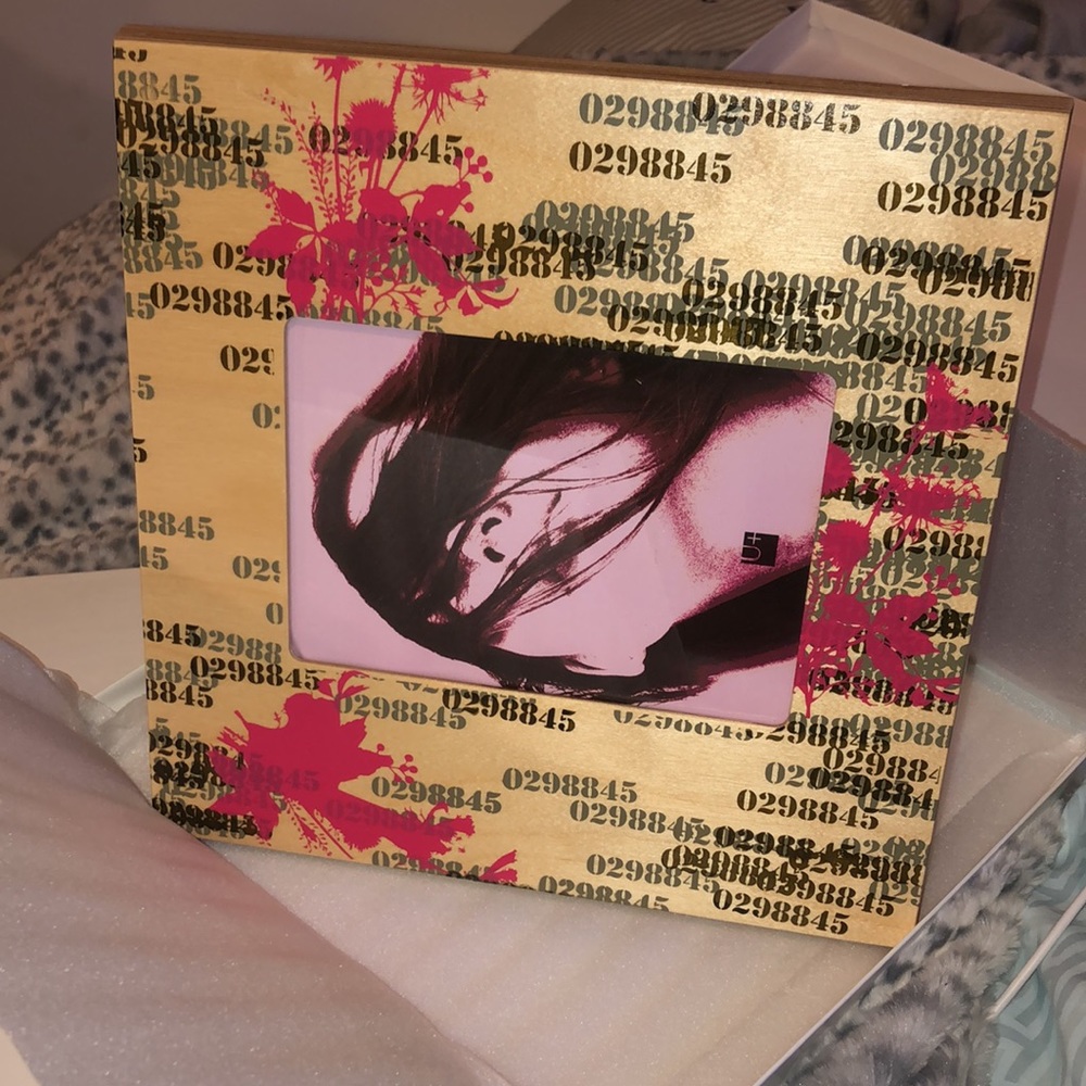 Contemporary Photo Frame - Picture 9 of 11